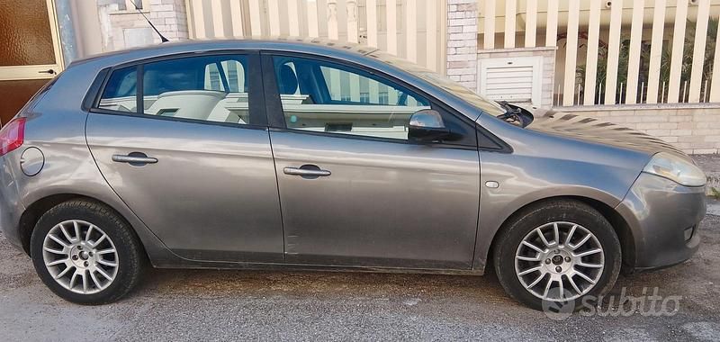 Usata Fiat Bravo Active 120 CV (88 kW) 2007 Marrone Utilitaria