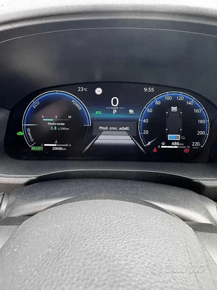 Usata Toyota Yaris Cross Lounge 130 CV (95 kW) 2025 Grigio SUV