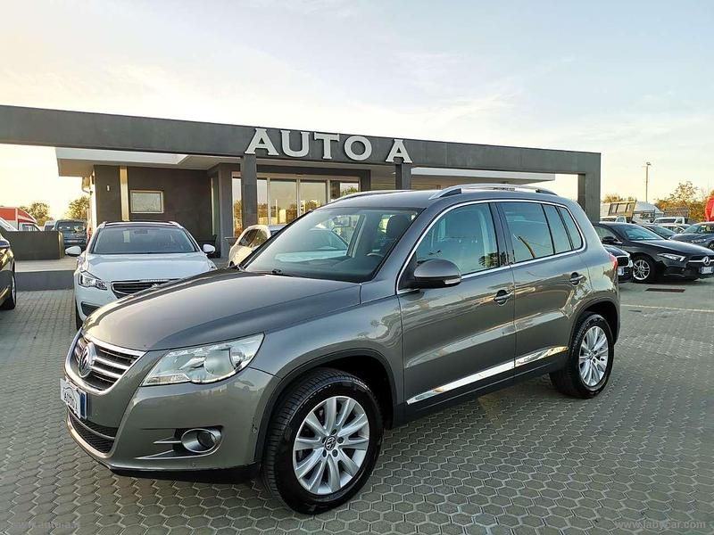 Usata VW Tiguan Sportline 140 CV (102 kW) 2010 Grigio SUV