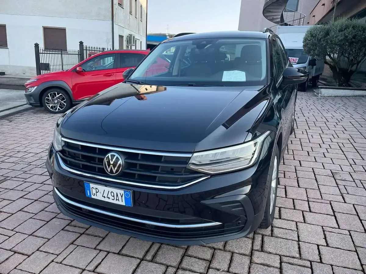 Usata VW Tiguan Life 150 CV (110 kW) 2023 Nero SUV