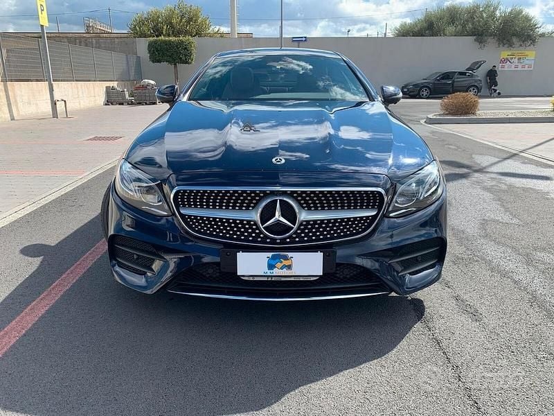 Usata Mercedes E220 Premium Plus 194 CV (142 kW) 2020 Blu Coupé