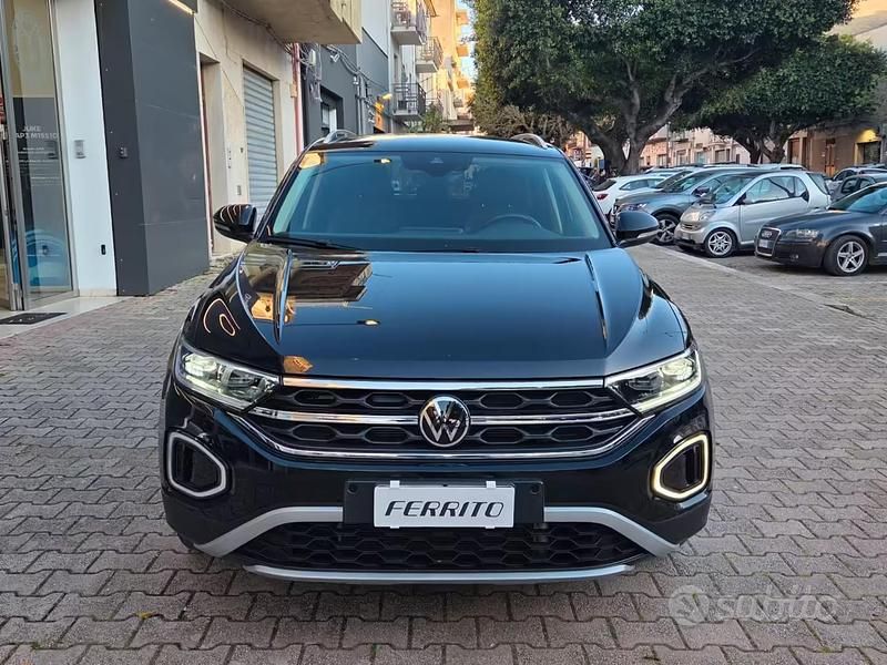 Usata VW T-Roc Style 150 CV (110 kW) 2024 Nero SUV