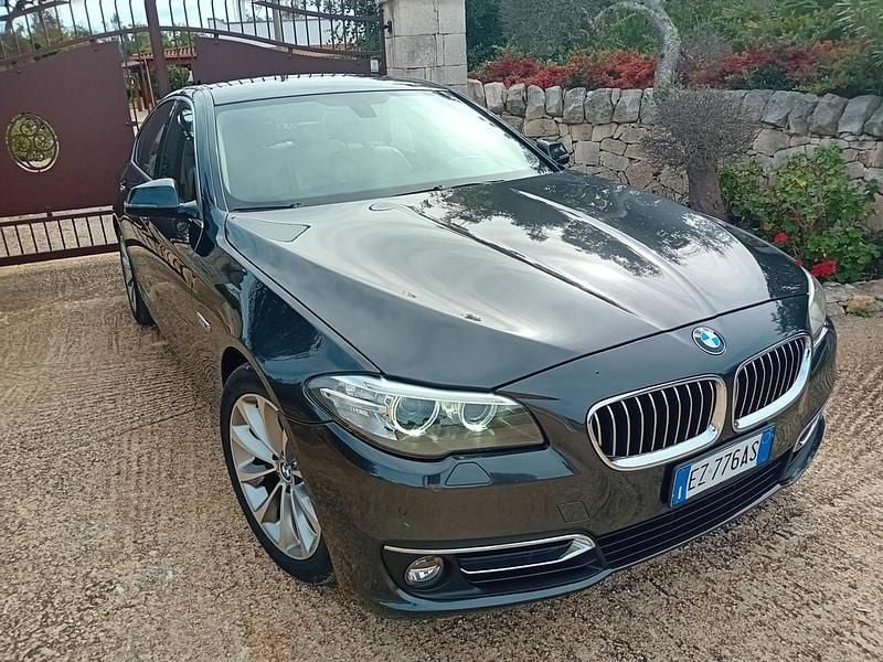 Argento Usata 2015 BMW 520 Luxury Line Tre volumi | 12.900 € (Buon prezzo) - Immagine 1/4