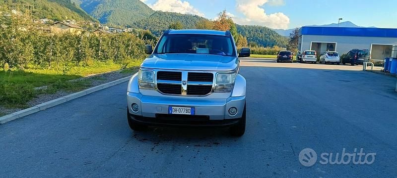 Usata Dodge Nitro 177 CV (130 kW) 2008 Grigio SUV