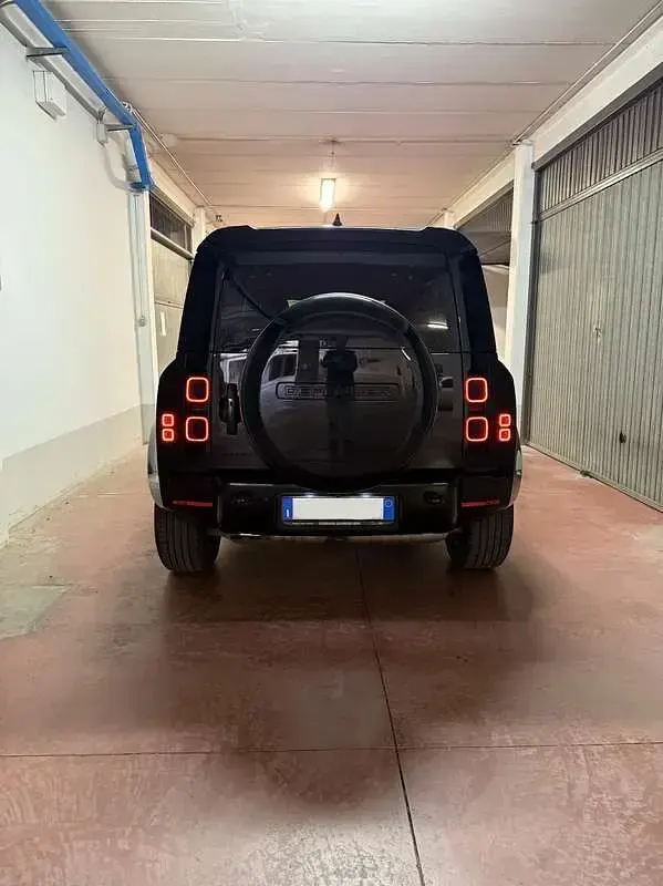 Usata Land Rover Defender SE 200 CV (147 kW) 2024 SUV