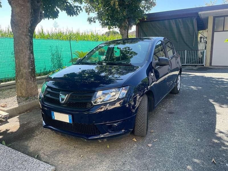 Usata 2015 Dacia Sandero Due volumi | 5200 € (Super prezzo) - Immagine 1/4