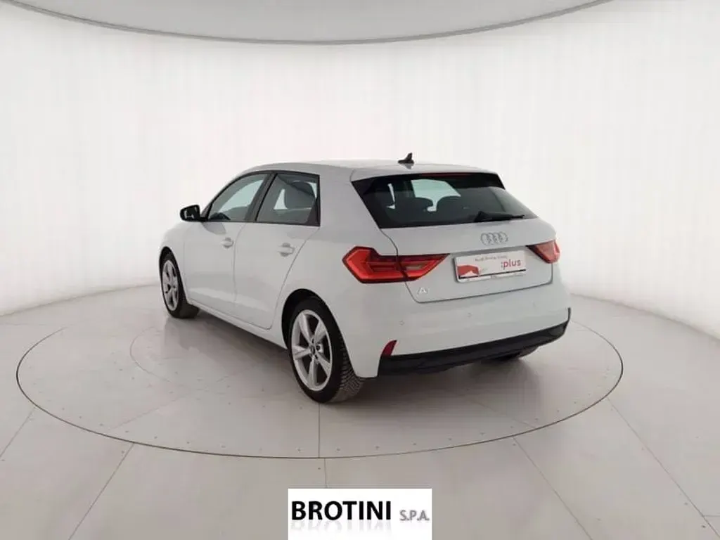 Usado Audi A1 Sportback Admired 110 CV (80 kW) 2021 Blanco Utilitario