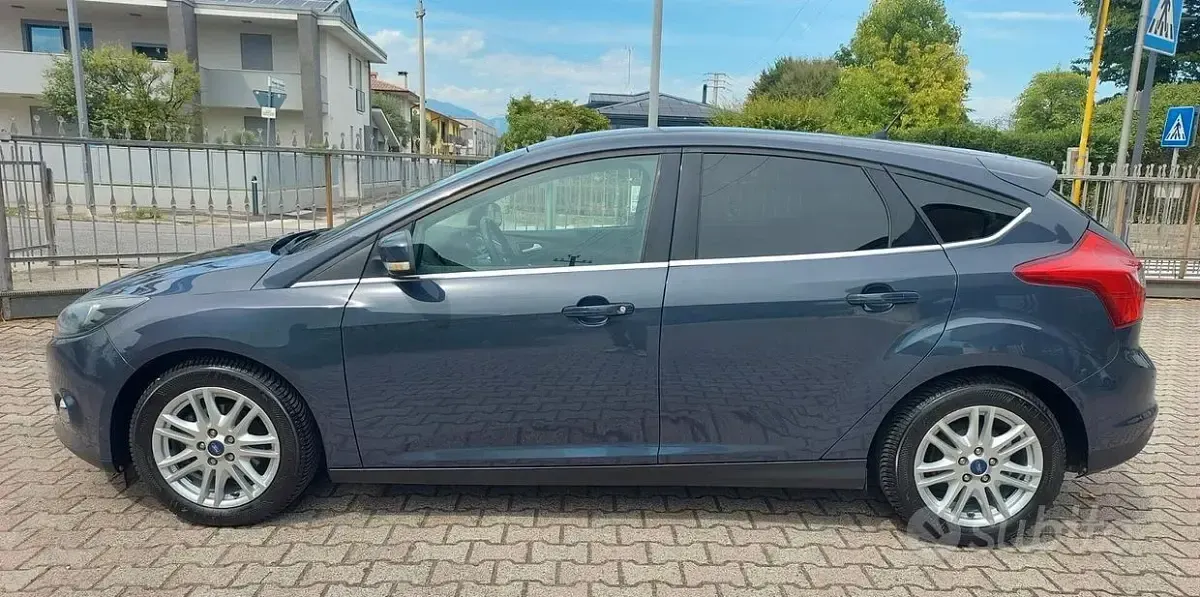 Usata Ford Focus 95 CV (69 kW) 2014 Bluazzurro Berlina
