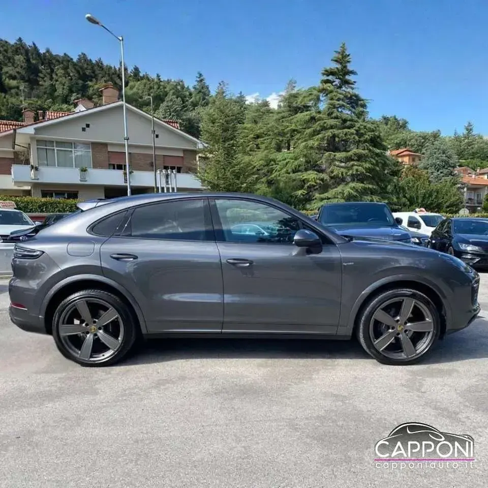 Usata Porsche Cayenne 340 CV (250 kW) 2021 Grigio SUV