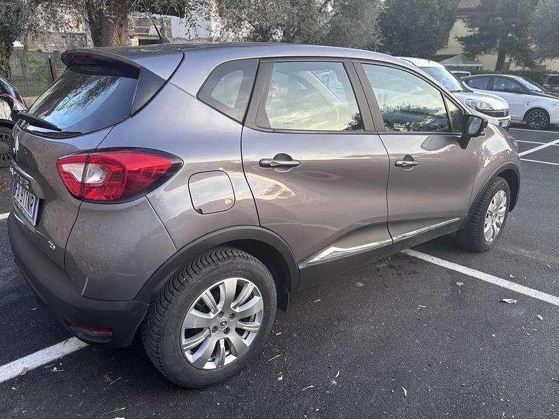 Usata Renault Captur Life 90 CV (66 kW) 2015 Grigio SUV