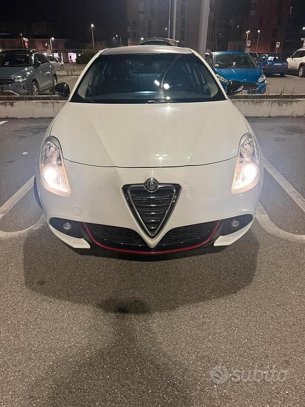 Usata Alfa Romeo Giulietta 105 CV (77 kW) 2011 Bianco Utilitaria