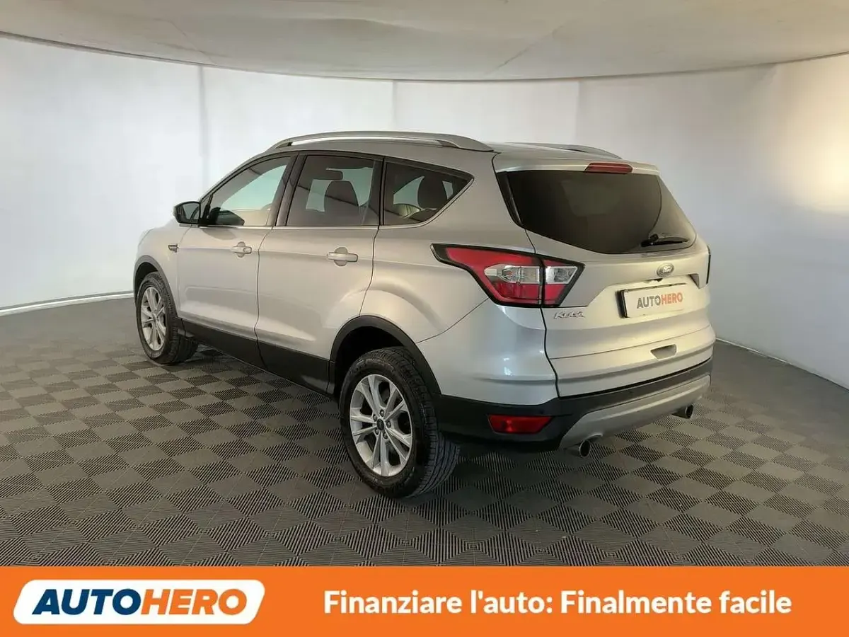 Usata Ford Kuga Titanium 120 CV (88 kW) 2018 Argento SUV