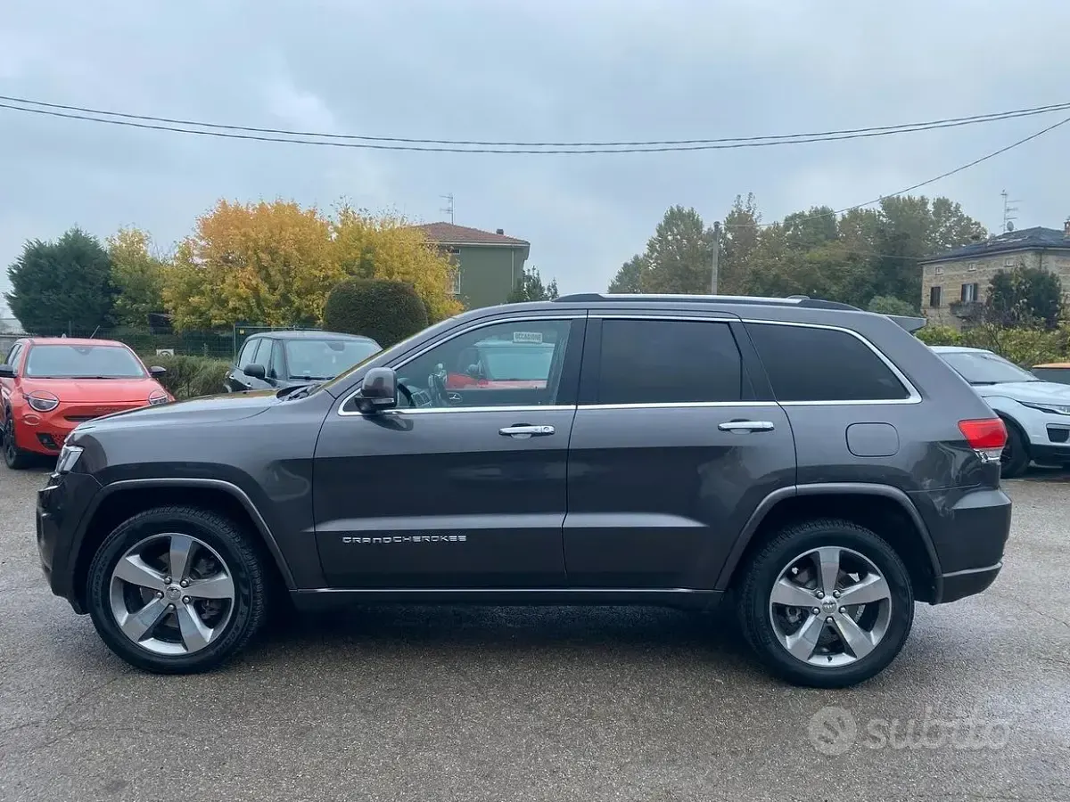 Usata Jeep Grand Cherokee Overland 250 CV (183 kW) 2013 Grigio SUV
