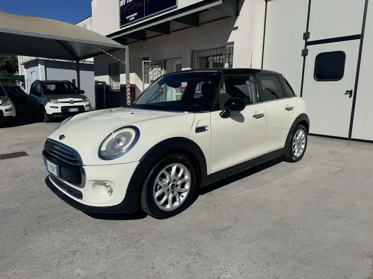 Usata Mini Cooper D Business 116 CV (85 kW) 2015 Other Utilitaria