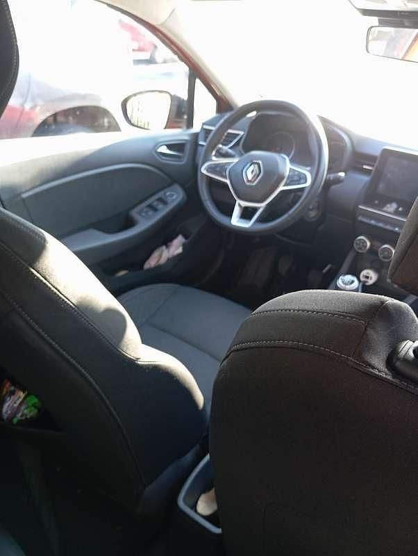 Usata Renault Clio V Life 91 CV (66 kW) 2023 Arancione Berlina