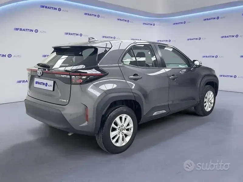 Usata Toyota Yaris Cross Business Edition 92 CV (67 kW) 2021 Grigio SUV