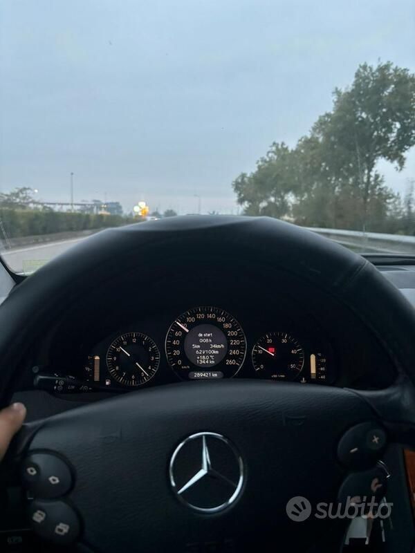 Usata Mercedes CLK270 177 CV (130 kW) 2006 Grigio Coupé