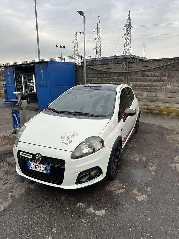 Usata Abarth Grande Punto 155 CV (114 kW) 2010 Utilitaria