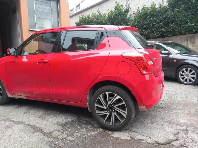 Usata Suzuki Swift 90 CV (66 kW) 2021 Rosso Utilitaria