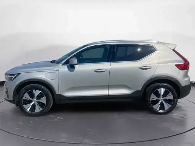 Usata Volvo XC40 Core 211 CV (155 kW) 2023 Argento SUV