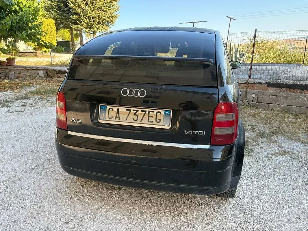 Usata Audi A2 Comfort 75 CV (55 kW) 2002 Nero Utilitaria
