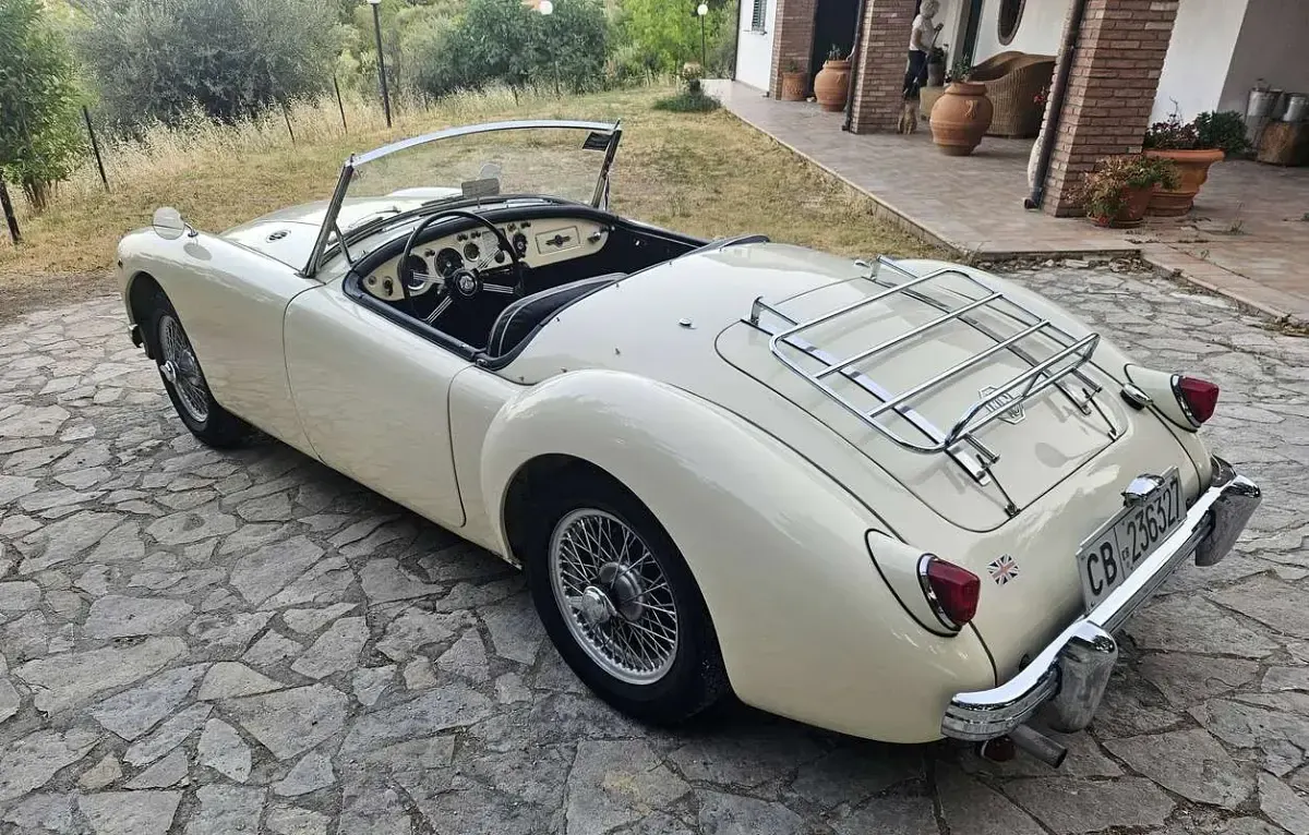 Usata MG MGA 68 CV (50 kW) 1956 Beige Cabrio