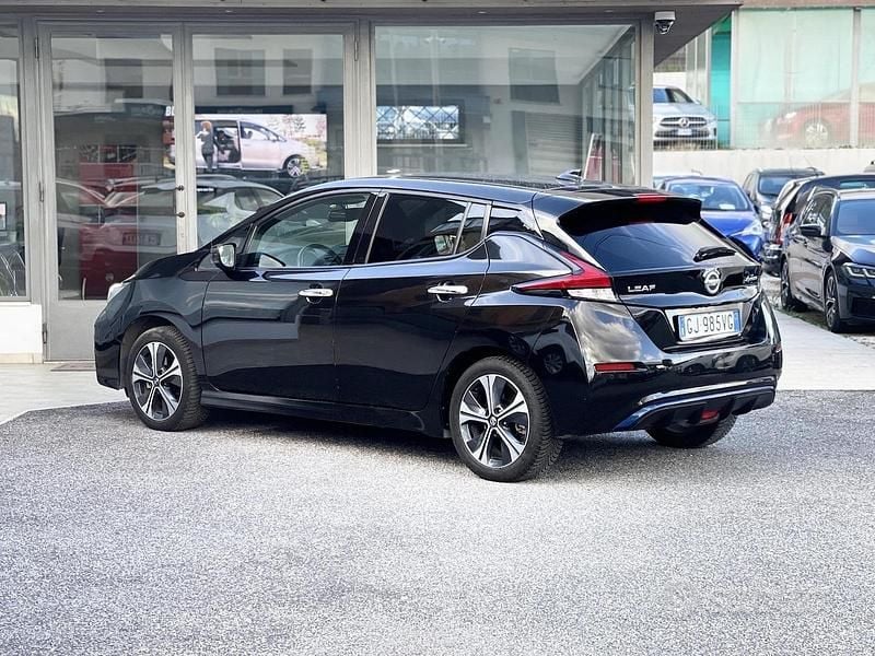 Usata Nissan Leaf N-Connecta 160 kW (218 CV) 2022 Nero Utilitaria
