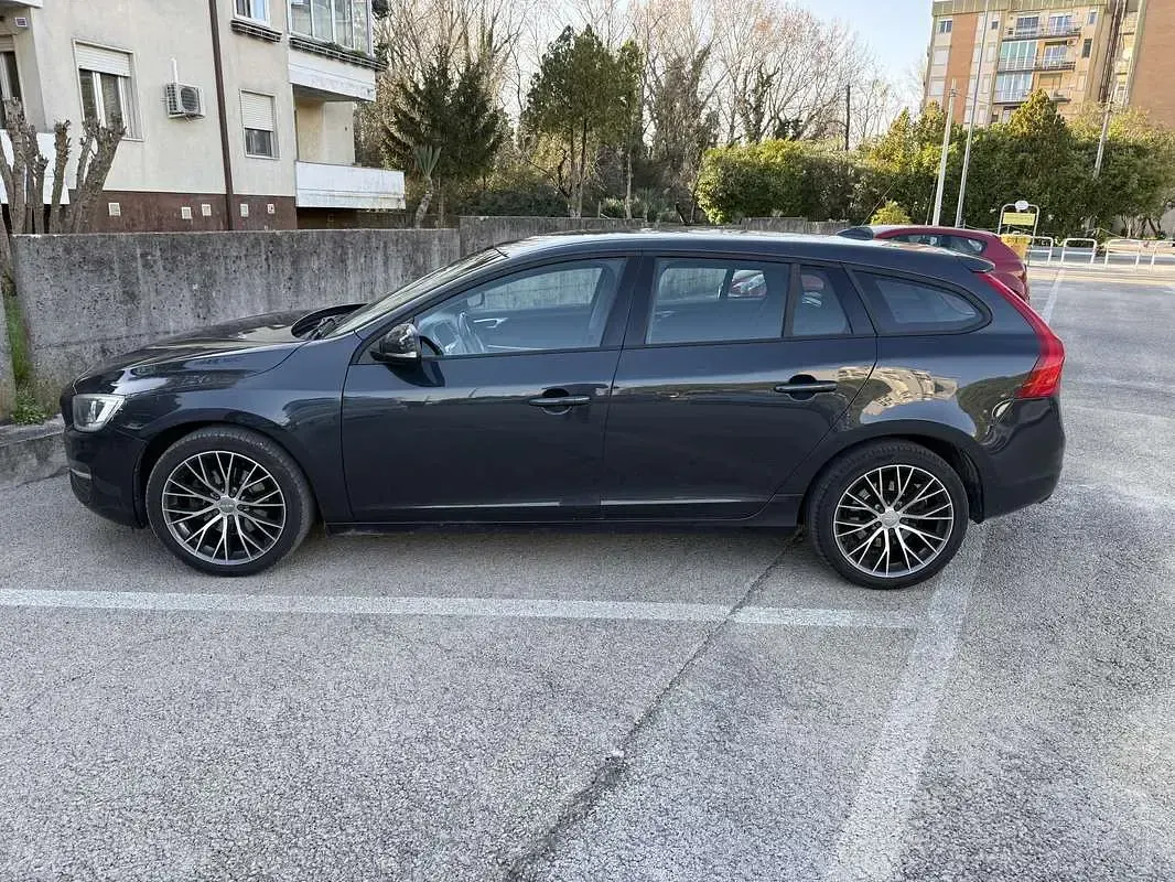 Usata Volvo V60 Kinetic 114 CV (83 kW) 2015 Station wagon