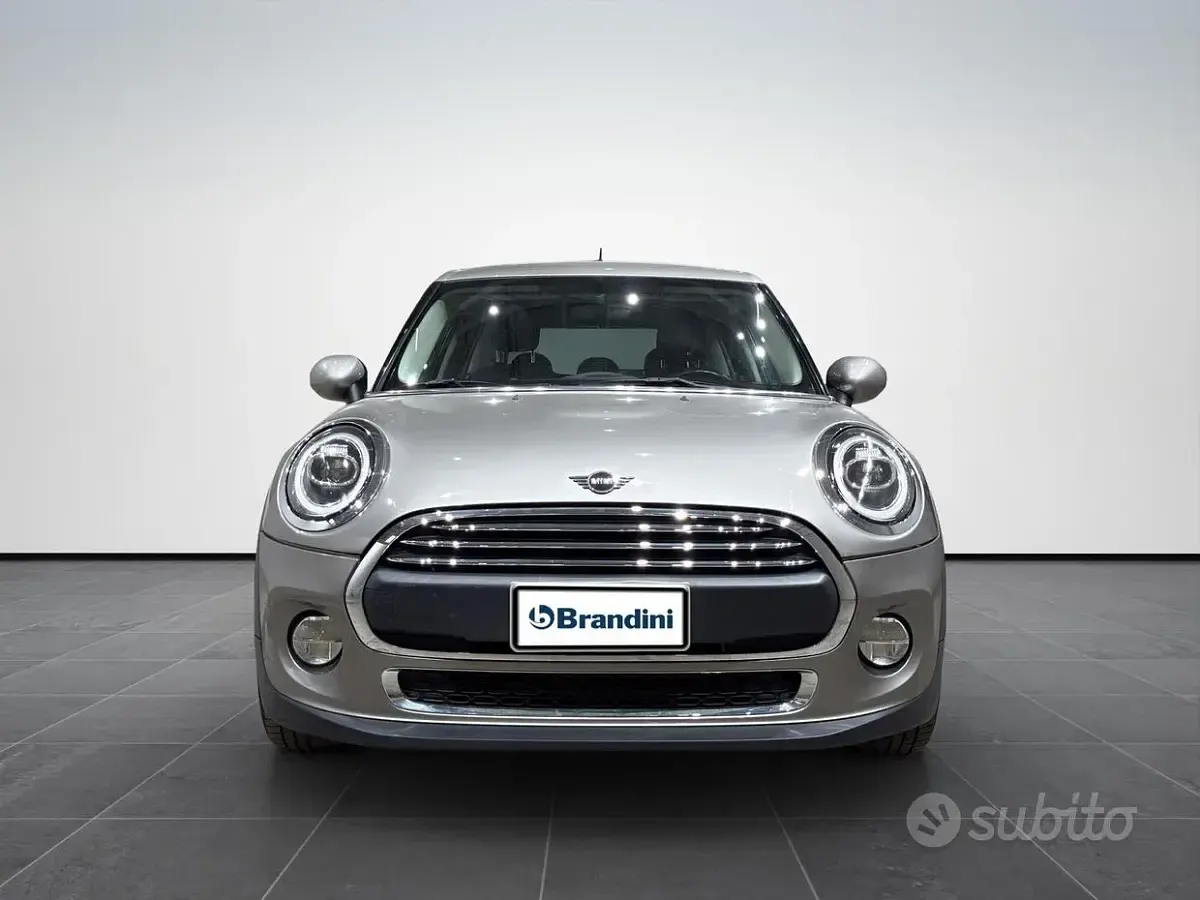 Usata Mini ONE 102 CV (75 kW) 2019 Grigio Utilitaria