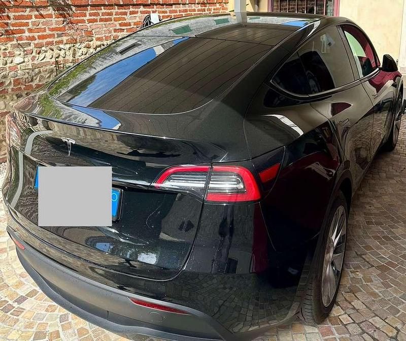 Usata Tesla Model Y 152 kW (208 CV) 2023 SUV