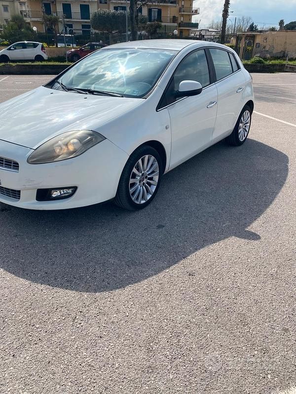 Usata Fiat Bravo 120 CV (88 kW) 2011 Bianco Utilitaria