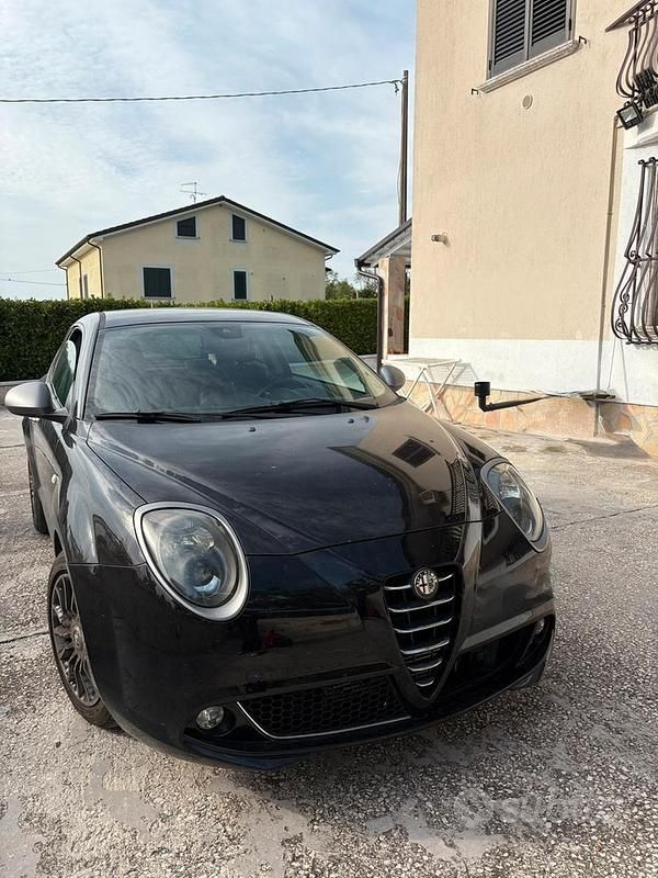 Nero Usata 2013 Alfa Romeo MiTo Due volumi | 5500 € (Molto cara) - Immagine 1/3