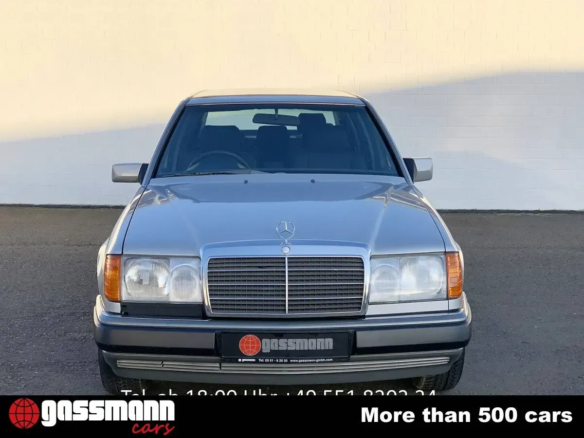 Usata Mercedes 260 160 CV (117 kW) 1990 Argento Berlina