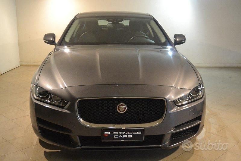 Usata Jaguar XE Portfolio 180 CV (132 kW) 2017 Antracite Berlina