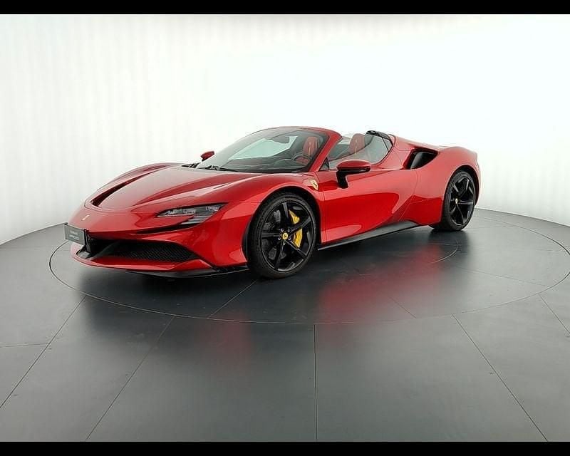 Usata Ferrari SF90 780 CV (573 kW) 2025 Rosso Cabrio