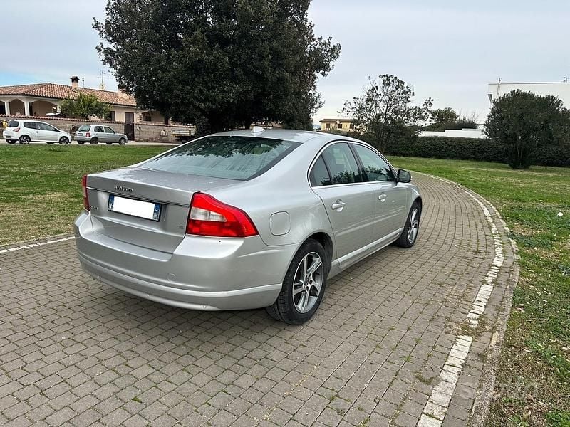 Usata Volvo S80 Executive 185 CV (136 kW) 2007 Grigio Berlina