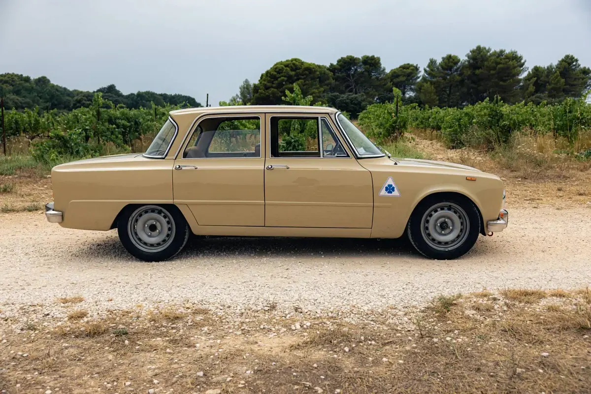 Usata Alfa Romeo Giulia 1300 Super 1971 Beige Berlina