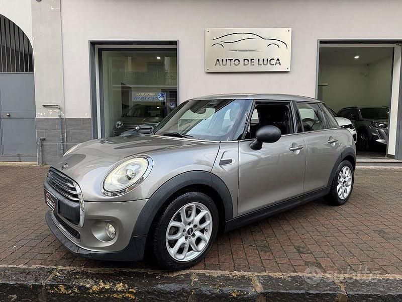Usata Mini Cooper 95 CV (69 kW) 2020 Grigio Utilitaria