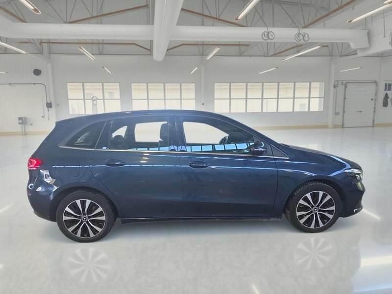 Usata Mercedes B250e 160 CV (117 kW) 2021 Blu Monovolume