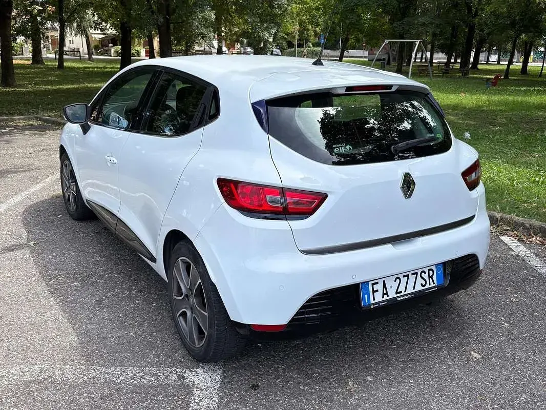 Usata Renault Clio IV SE 90 CV (66 kW) 2015 Bianco Berlina
