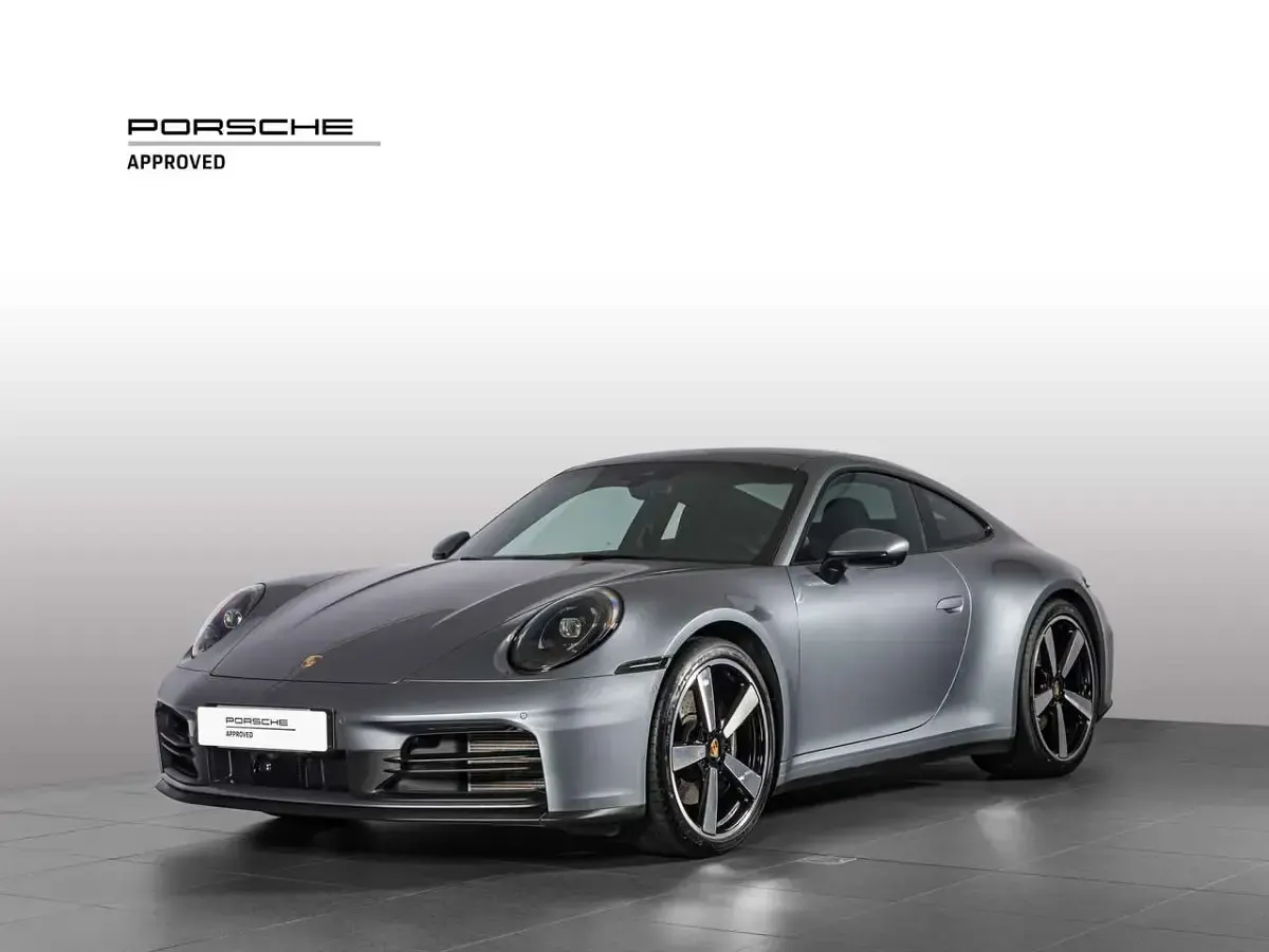 Usata Porsche 992 394 CV (289 kW) 2024 Grigio vanadio Coupé