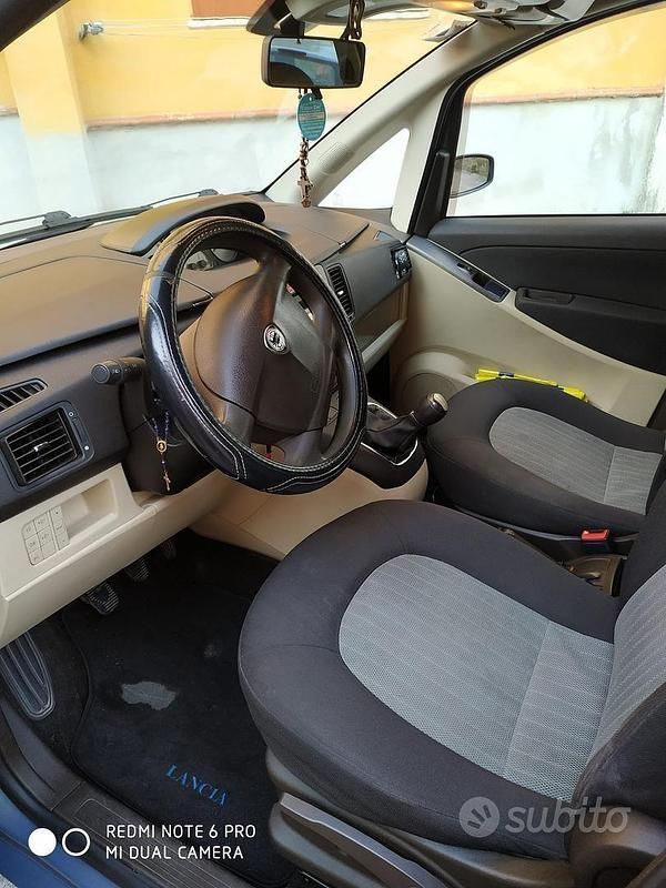 Usata Lancia Musa 2006 Blu Monovolume