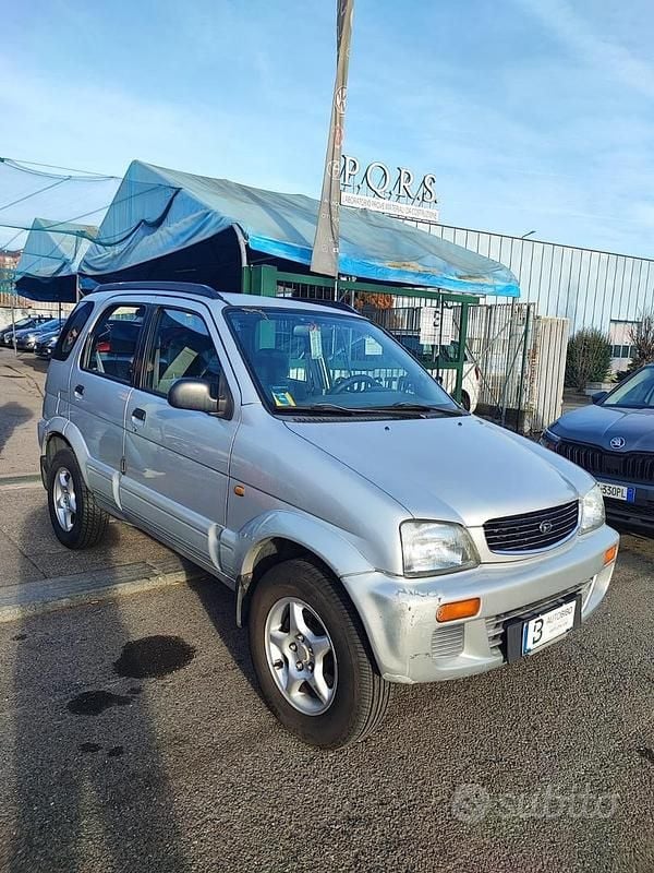Usata Daihatsu Terios 83 CV (61 kW) 2000 Grigio SUV