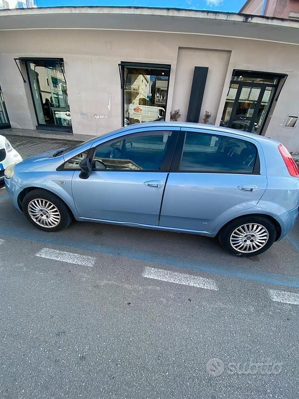 Usata Fiat Grande Punto 75 CV (55 kW) 2006 Blu Utilitaria