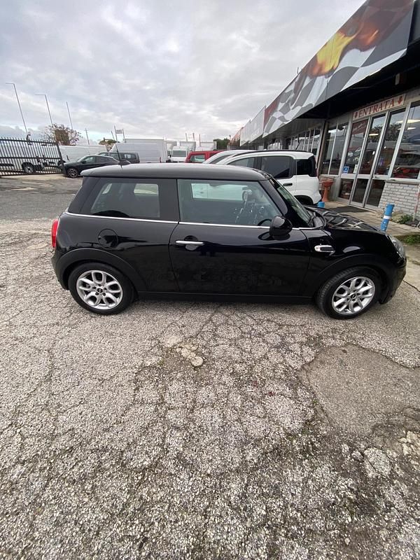 Usata Mini ONE 101 CV (74 kW) 2016 Nero Utilitaria