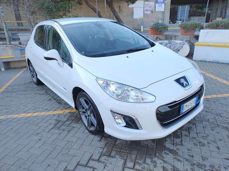 Usata Peugeot 308 Sportium 112 CV (82 kW) 2012 Bianco Berlina