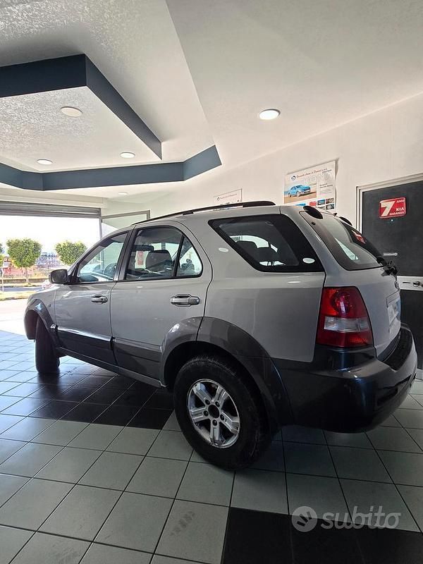 Usata Kia Sorento Active 140 CV (102 kW) 2005 Grigio SUV