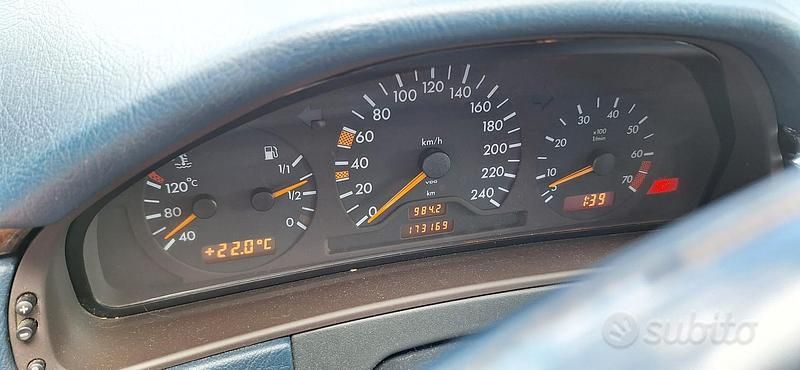 Usata Mercedes E200 136 CV (100 kW) 1996 Berlina