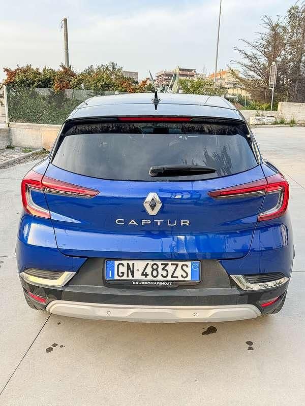 Usata Renault Captur Techno 101 CV (74 kW) 2023 Blu/azzurro SUV