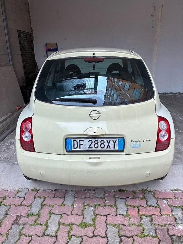 Usata Nissan Micra 88 CV (64 kW) 2003 Giallo Berlina
